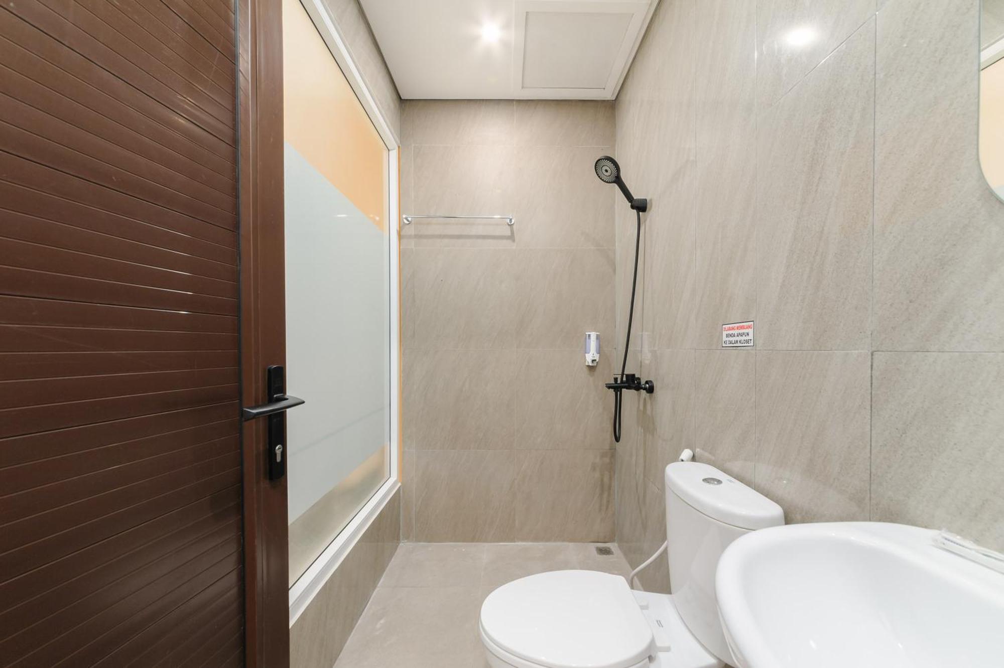 Sans Hotel Tajur Bogor Bantarkamang Экстерьер фото