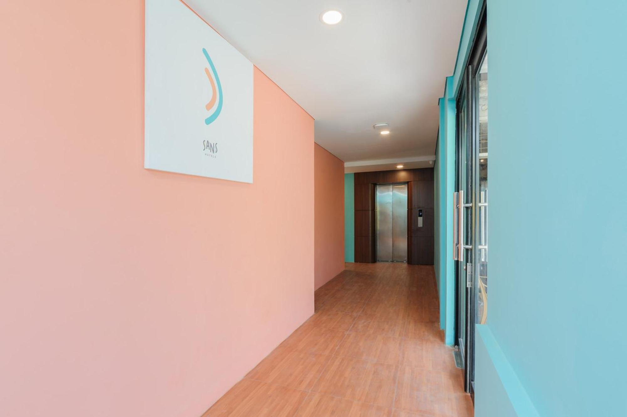 Sans Hotel Tajur Bogor Bantarkamang Экстерьер фото