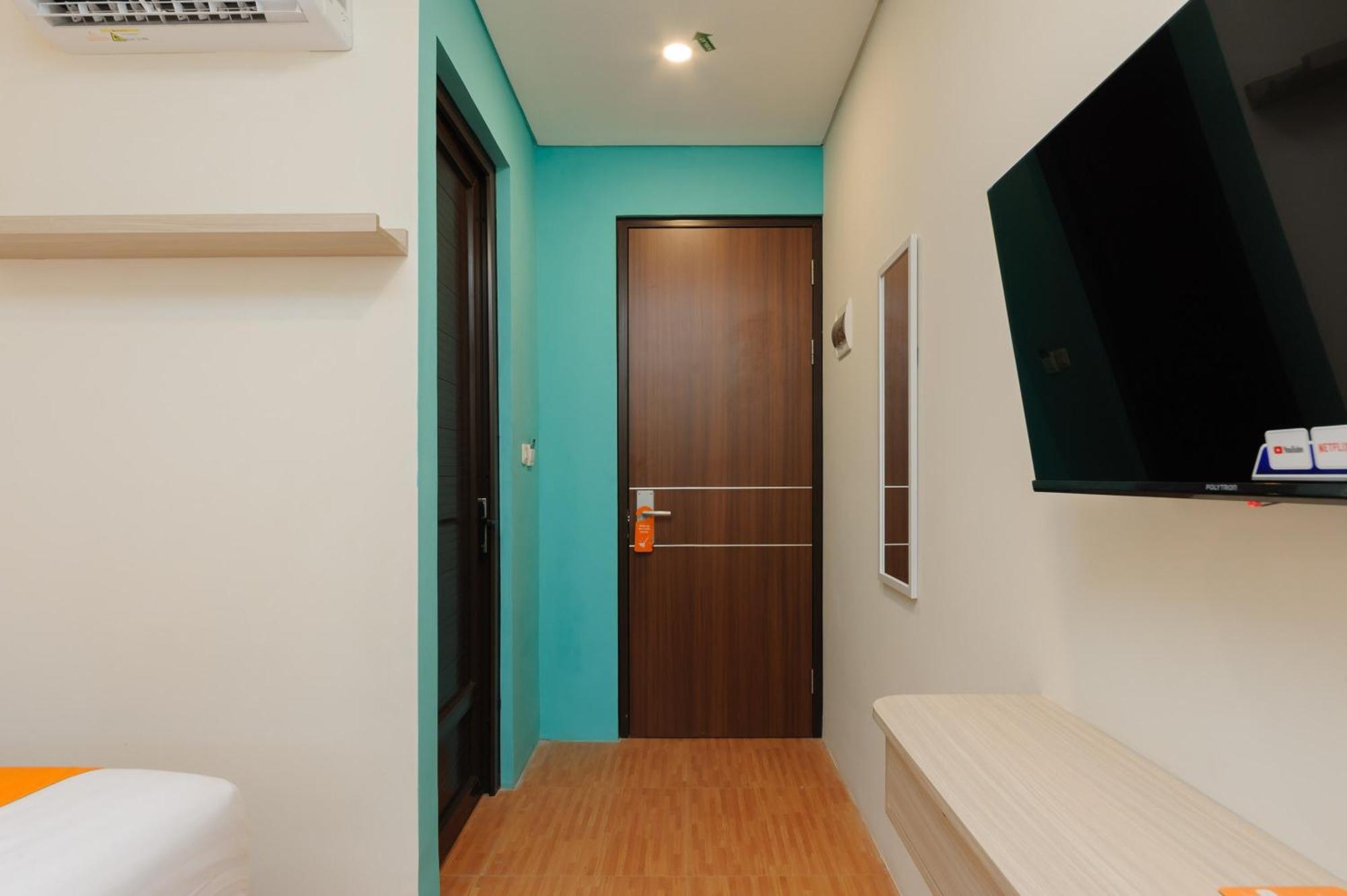 Sans Hotel Tajur Bogor Bantarkamang Экстерьер фото