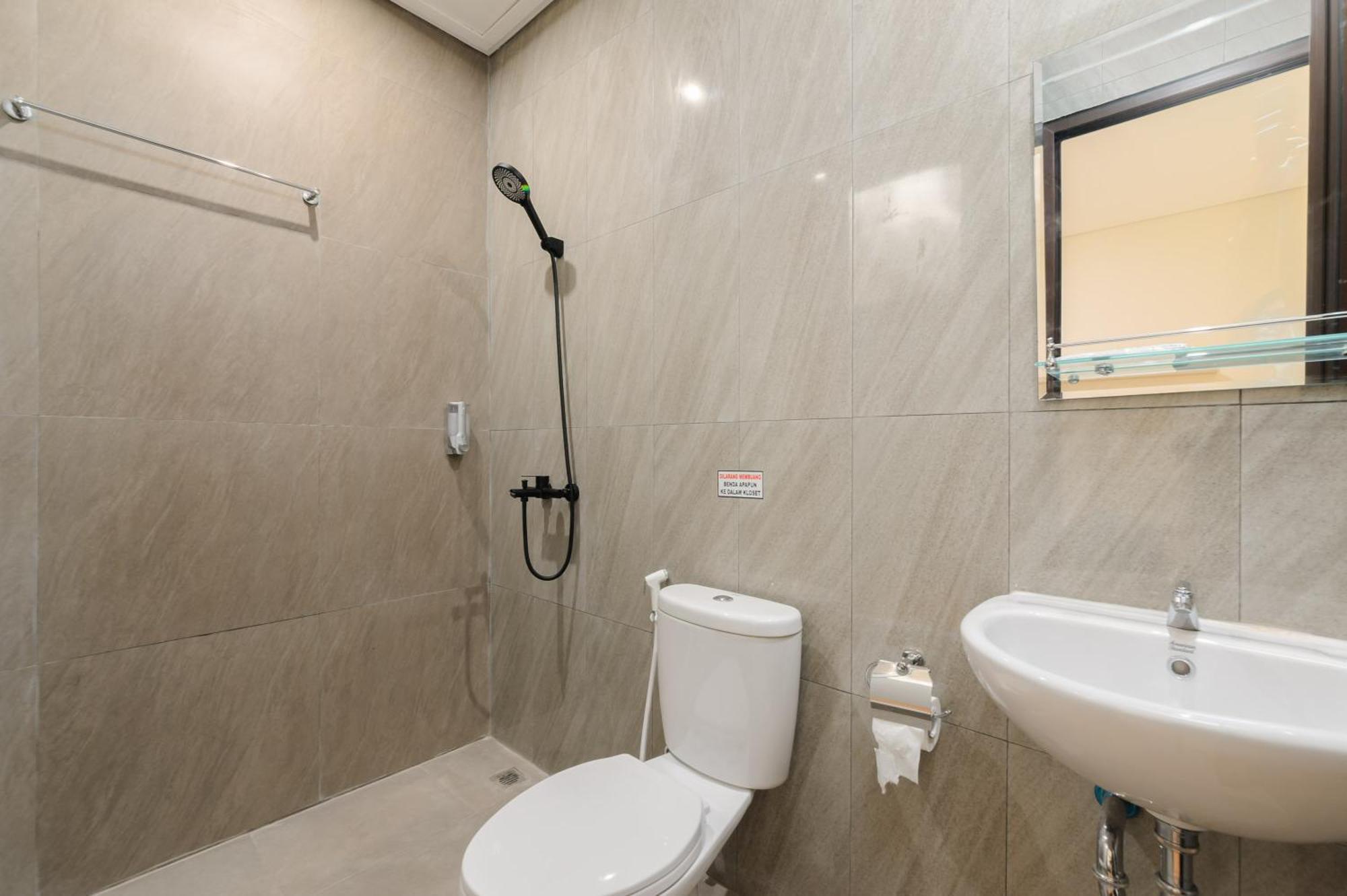 Sans Hotel Tajur Bogor Bantarkamang Экстерьер фото