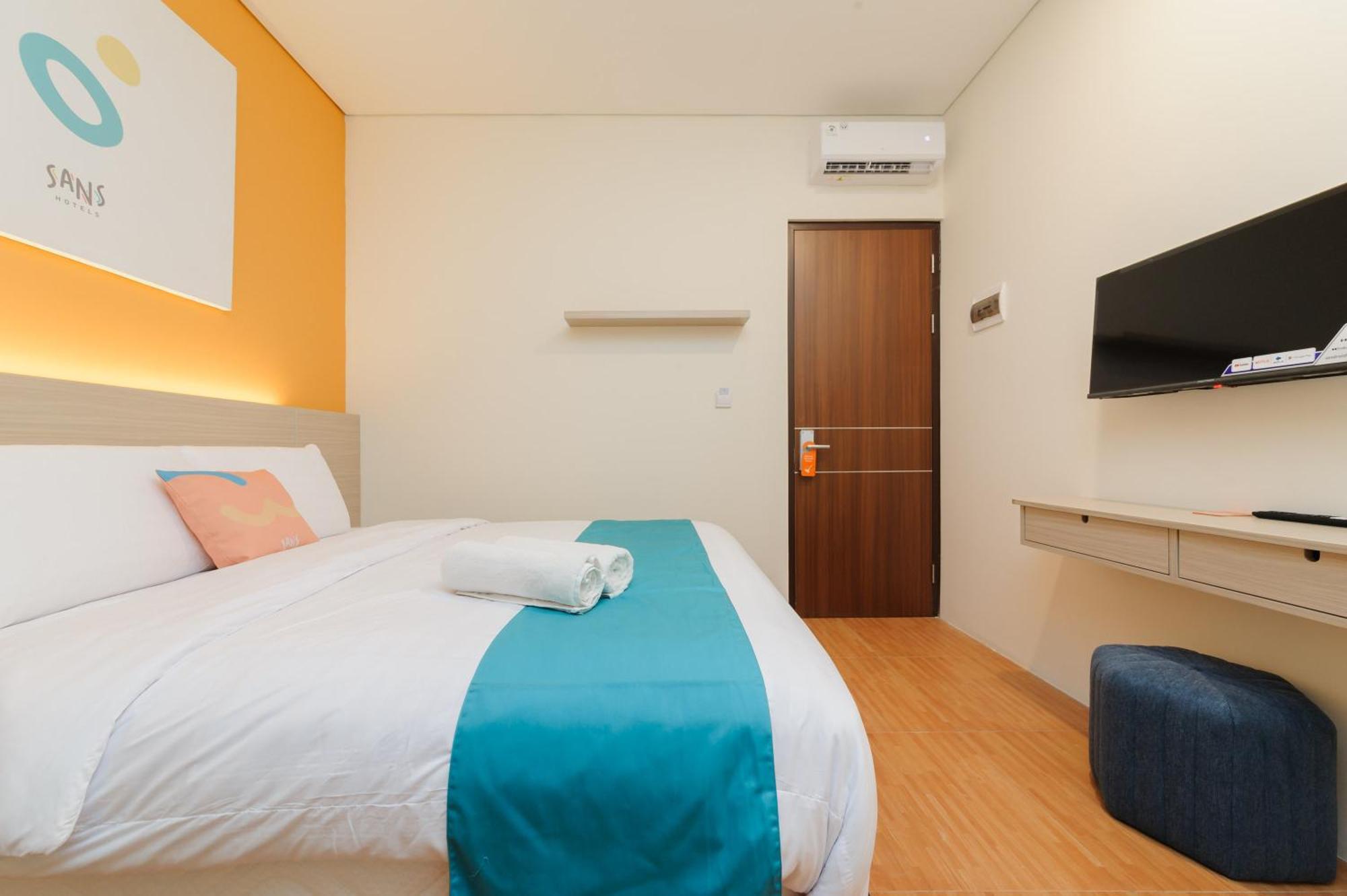 Sans Hotel Tajur Bogor Bantarkamang Экстерьер фото